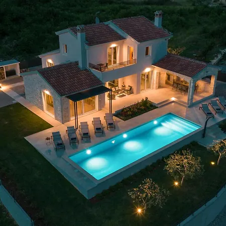 Holiday home In Sveti Lovrec With Kitchen