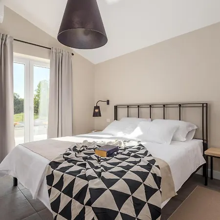In Sveti Lovrec With Kitchen Holiday home